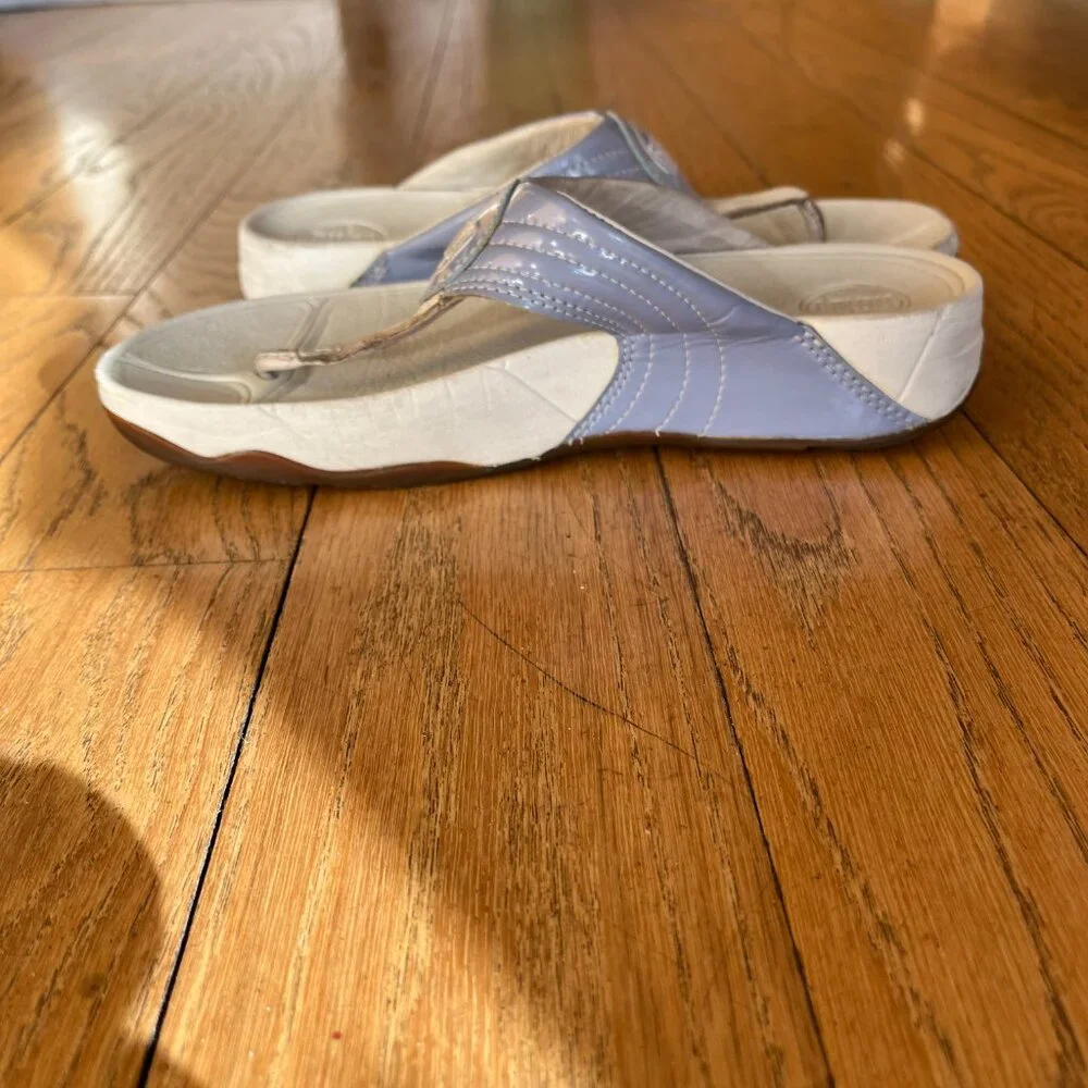 FitFlop Leather Thong Sandals, Size 8